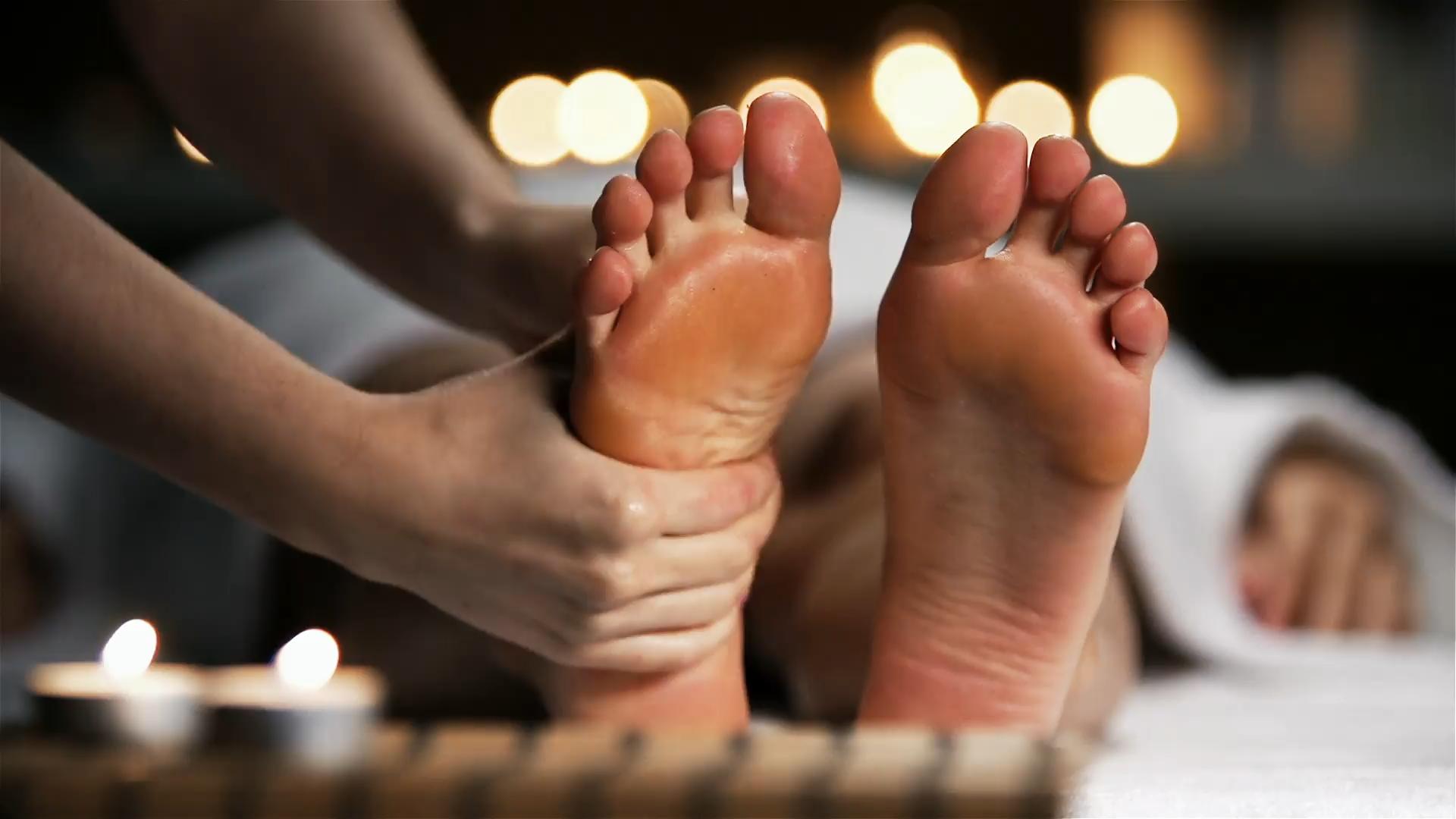 Massage-Feet-1_7.jpeg