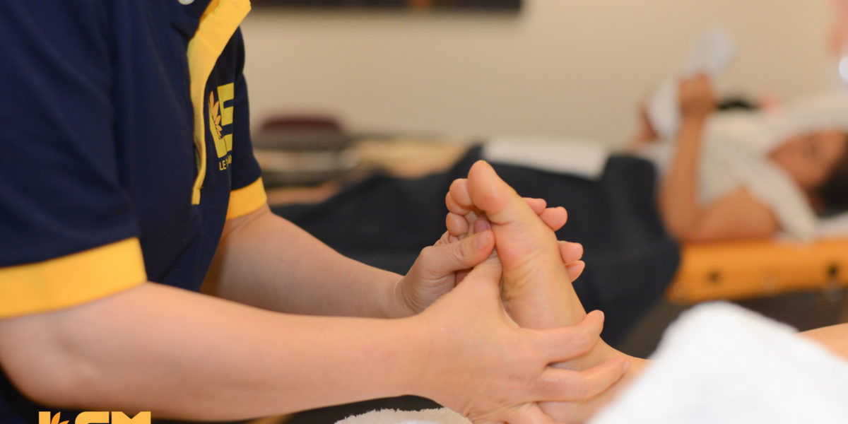 Foot Reflexology At Le Spa Massage Academy